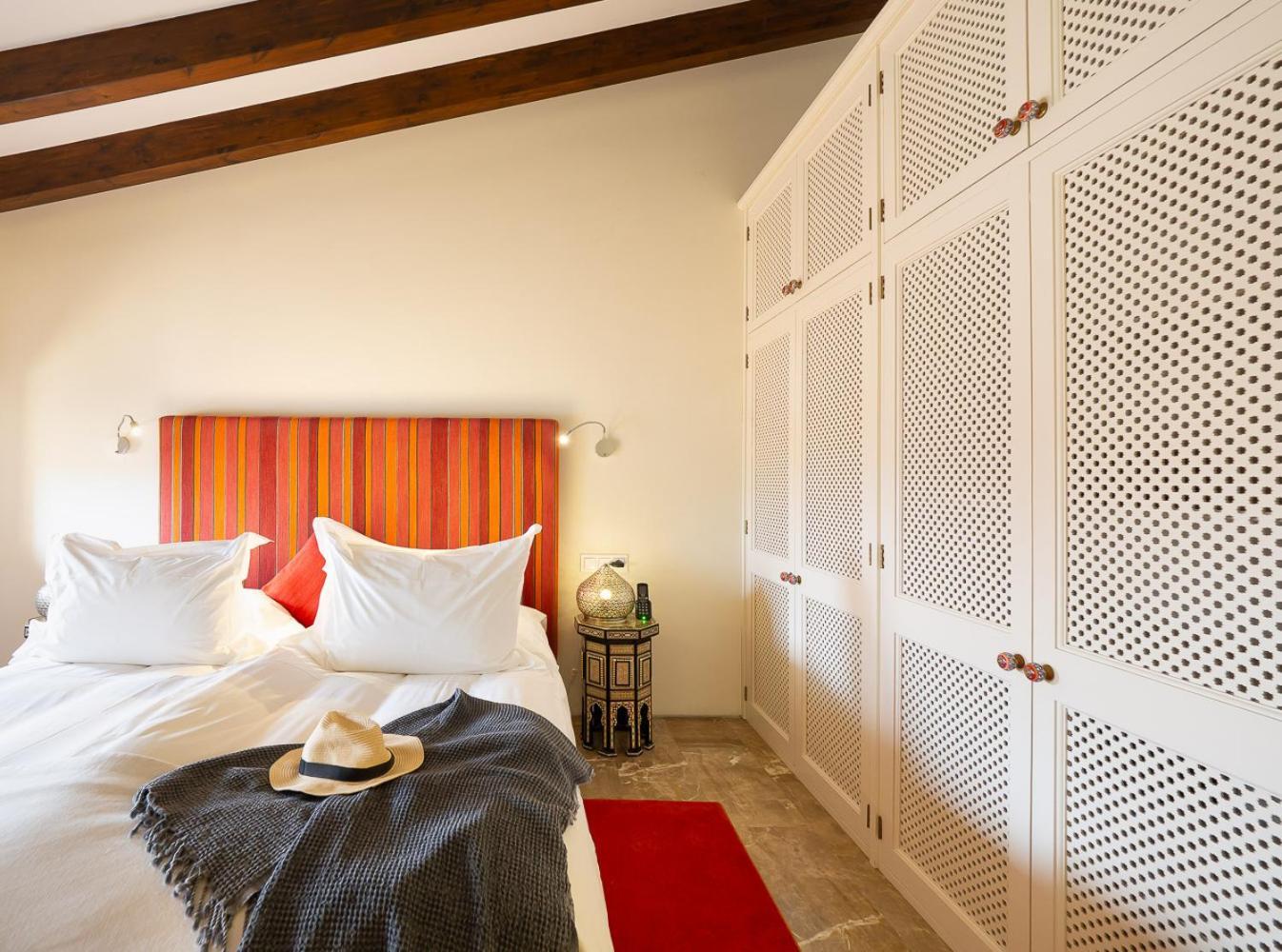 & Restaurant Jardi D'arta Hotell 4*