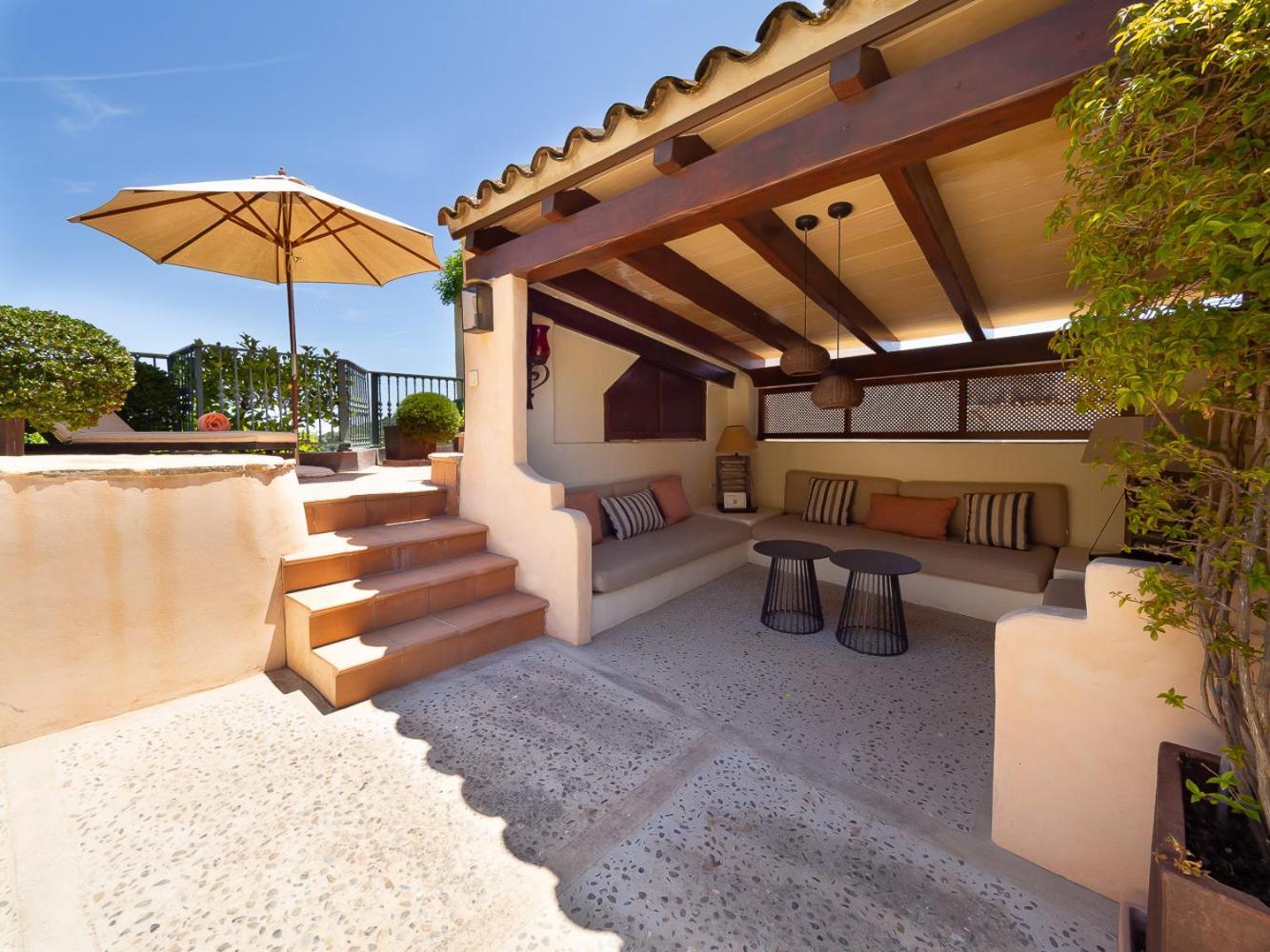 & Restaurant Jardi D'arta Hotell 4*
